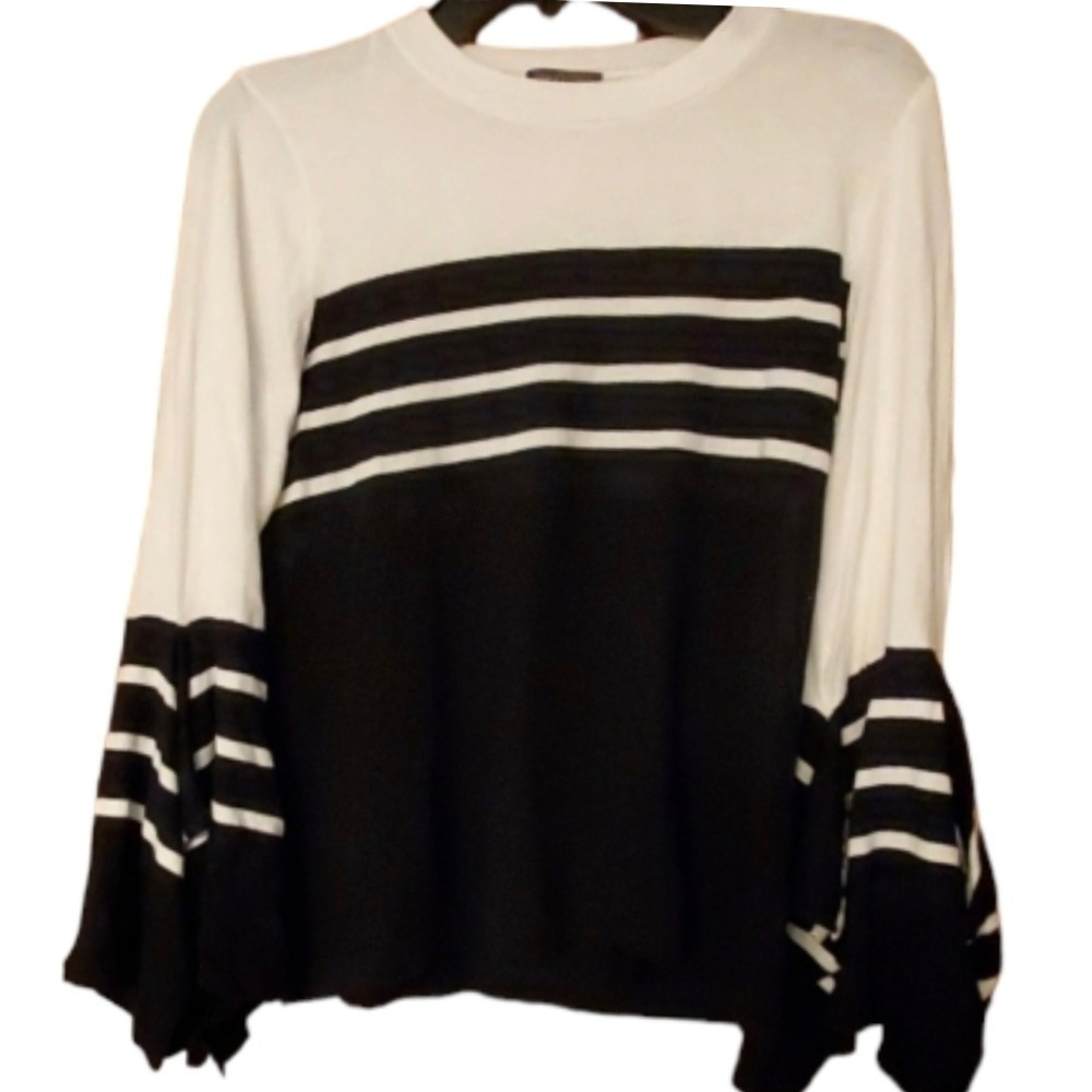 Vince Camuto Womans Black and White Striped Lightweight Sweater Top Size Medium
